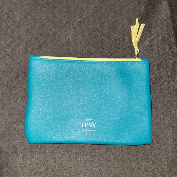 IPSY bag - Picture 2 of 2